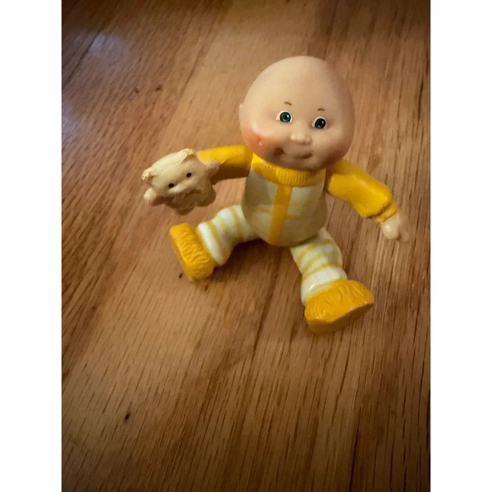 Vtg 80s Cabbage Patch Kids PVC Mini Figure Baby Yellow Stripe Sleeper Teddy Bear